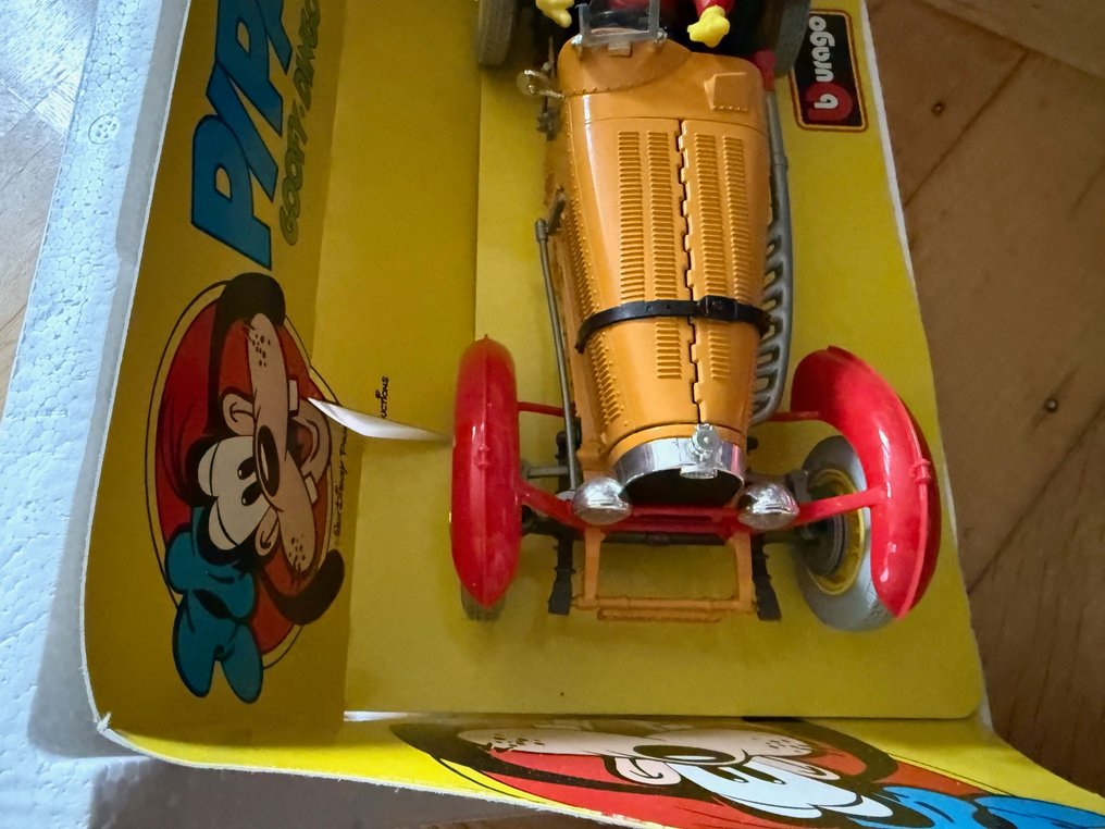 Bburago 1:18 - Miniatura de carro - Pippo Goofy Dingo Model 8005, Boxed - Walt Disney Interest #4.3