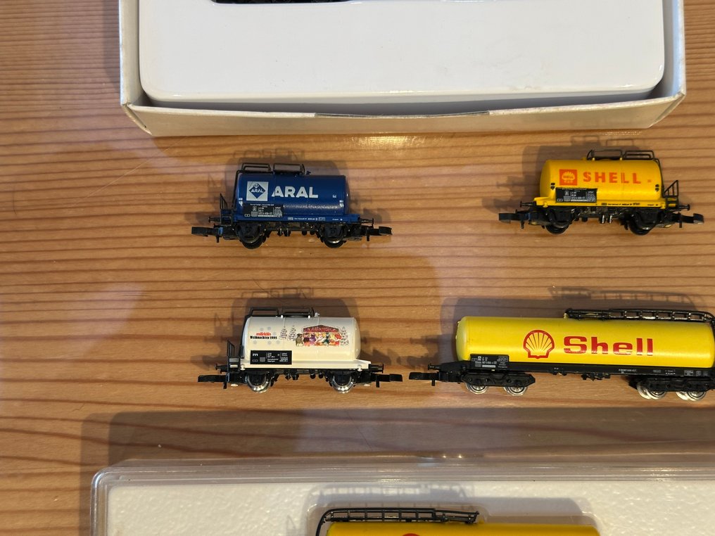 Märklin Z - 8625, 8611, 8613, 98013, 8625s2001 - Machetă tren transport marfă (6) - Vagoane cisternă Märklin Z - DB #2.1
