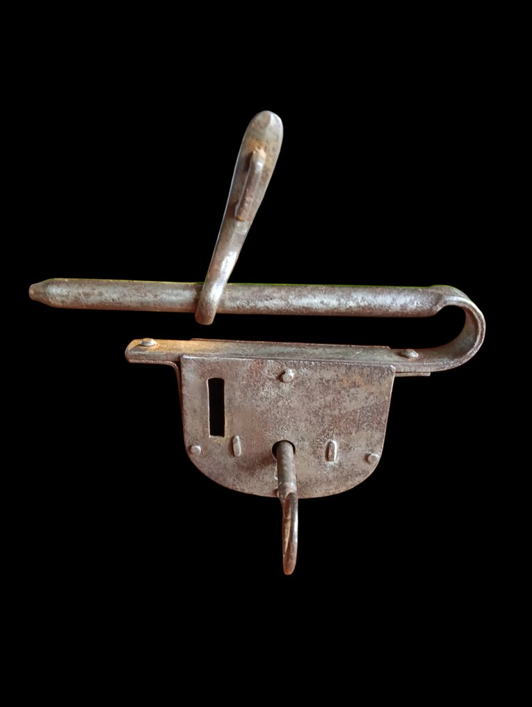 挂锁  - 古老的巨大锁链 #1.0