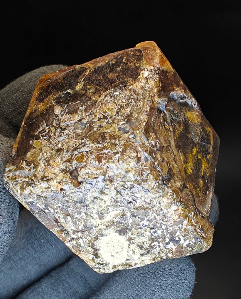 Andradite Crystal - Height: 6 cm - Width: 6 cm- 276 g #1.0