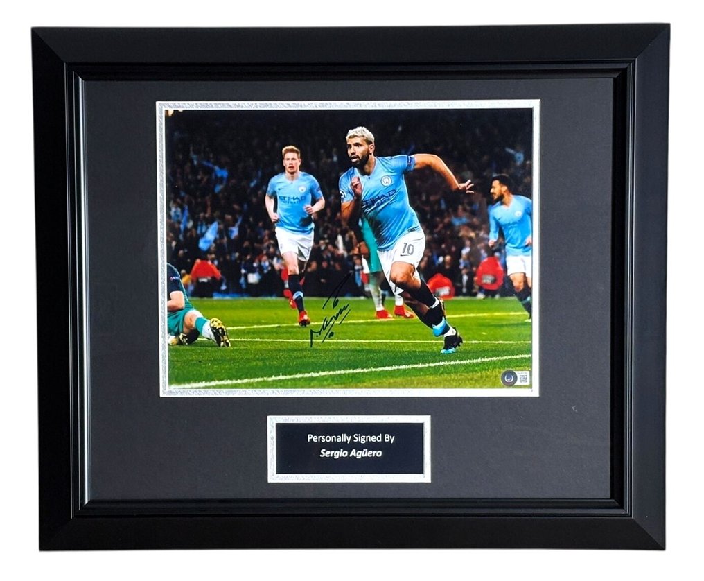 Manchester City - Europeiska fotbollsligan - Sergio Agüero - Premium Frame – Museum Quality - No rp Price ! - Fotografi  #1.0