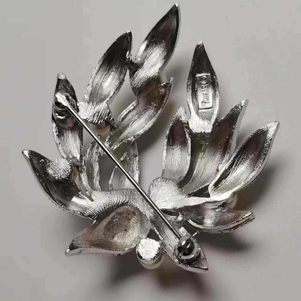 Trifari - Gold-plated - Brooch - 60s #4.3