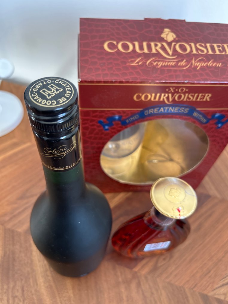 Otard, Courvoisier - Napoleon + flask XO Imperial Gift Set  - b. 1980s, 2000s - 70cl, 200ml - 2 bottles #2.1