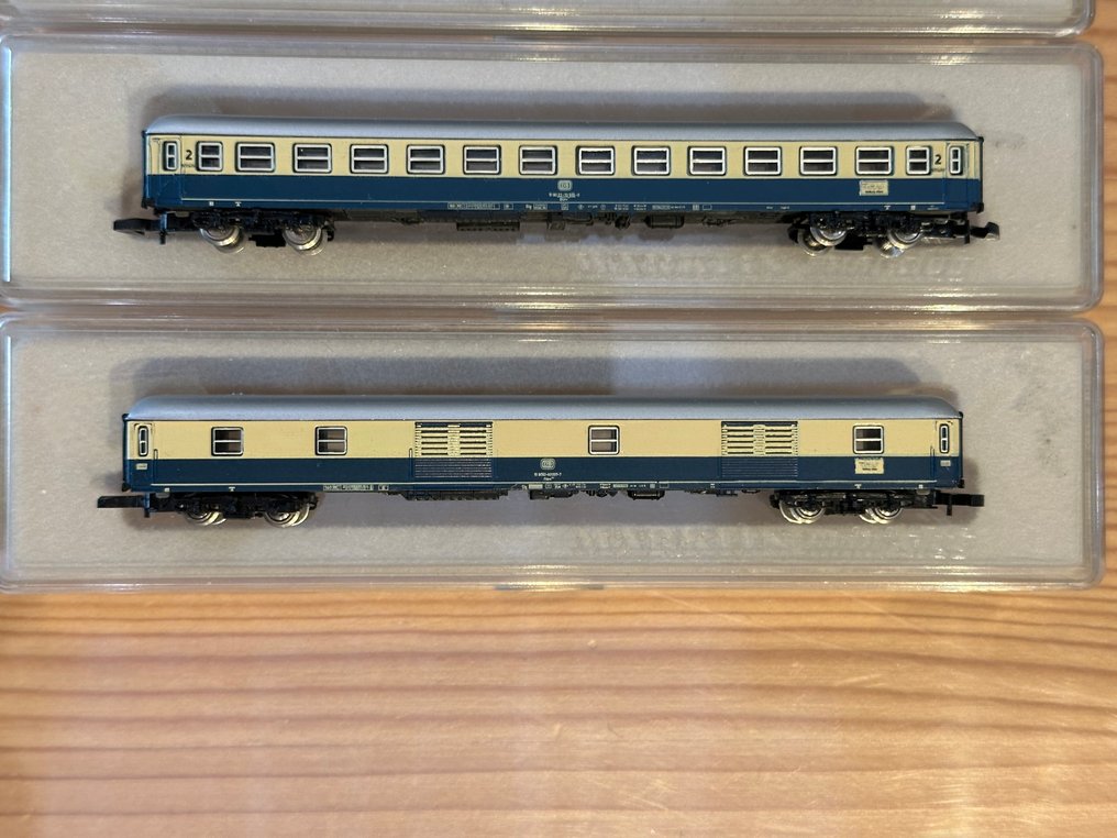 Märklin Z - 8720, 8721, 8722 - Επιβατικό τρένο μοντελισμού (4) - 4x Märklin Z επιβατηγά βαγόνια της DB. - DB #2.1