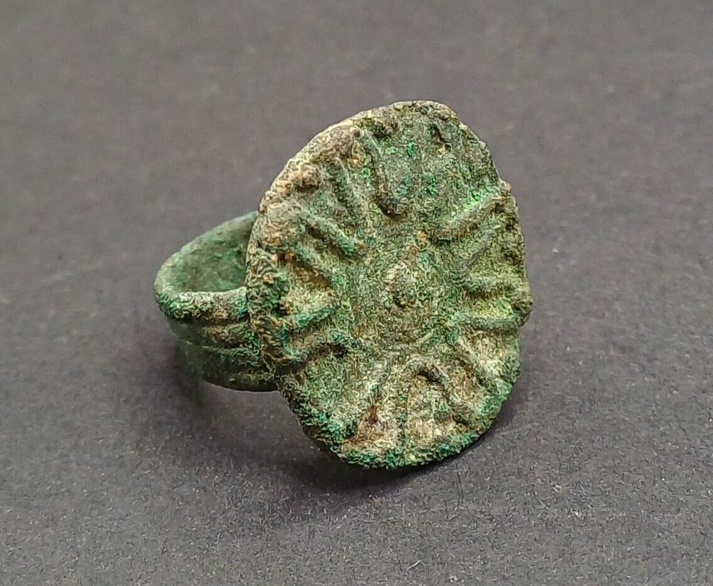 Âge du bronze Bronze Bague décorée - 24 mm  (Sans prix de réserve) #1.0