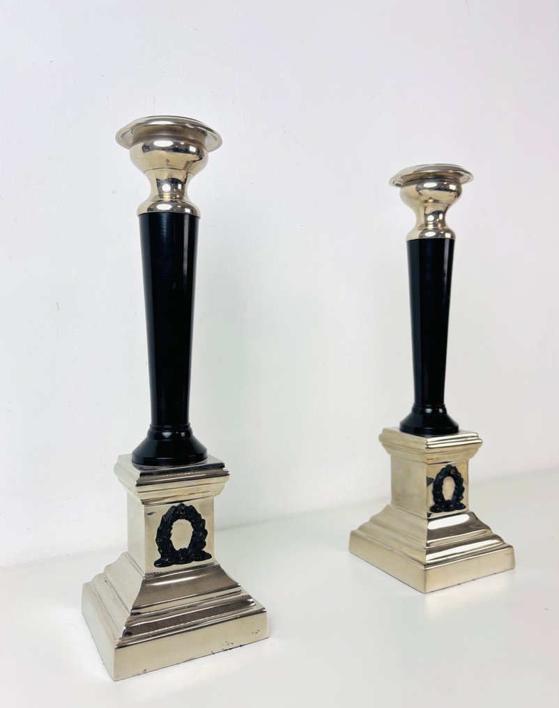 燭台 沉重的新古典主义配有月桂冠蜡烛台套装 (2) - 金屬 #1.0