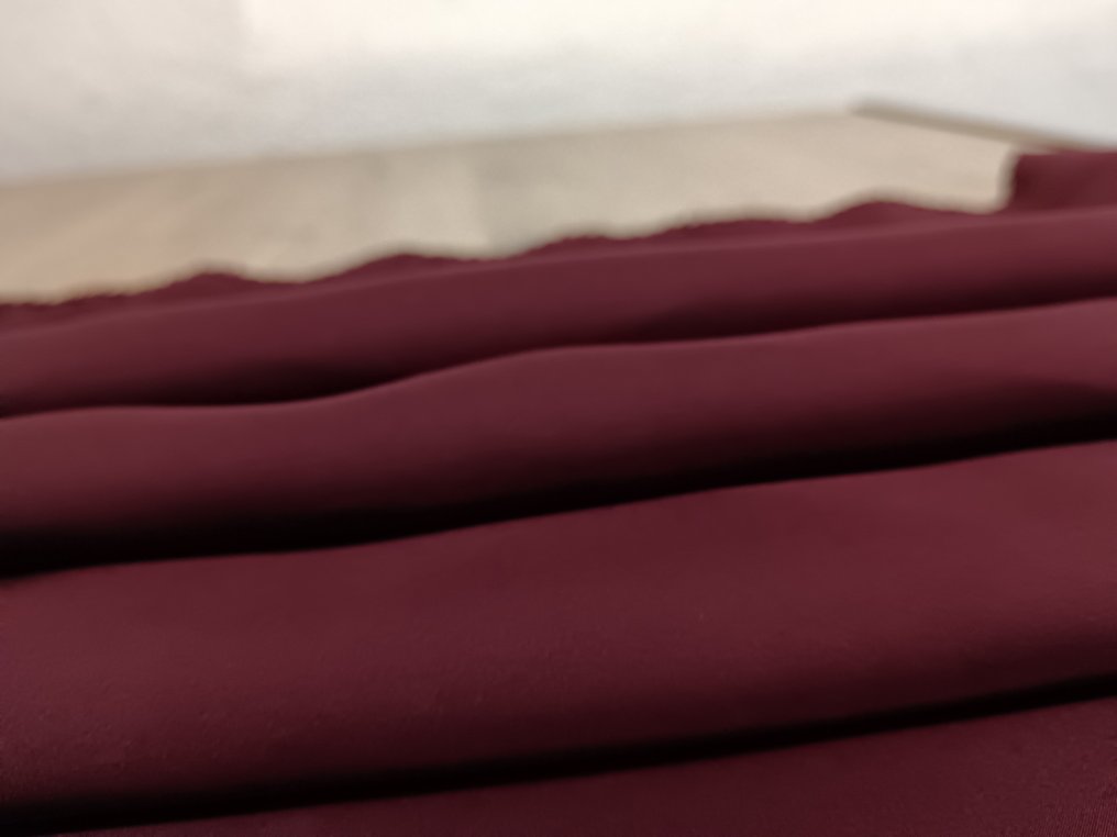 Renaste siden, mått 5 x 1,40 m. - Textil - 500 cm - 140 cm - Seta renaste. #2.1