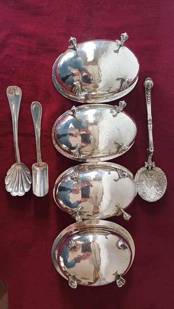 Molheira (6) - .800 prata - 4 salsiere e 2 colheres de chá em prata #1.0