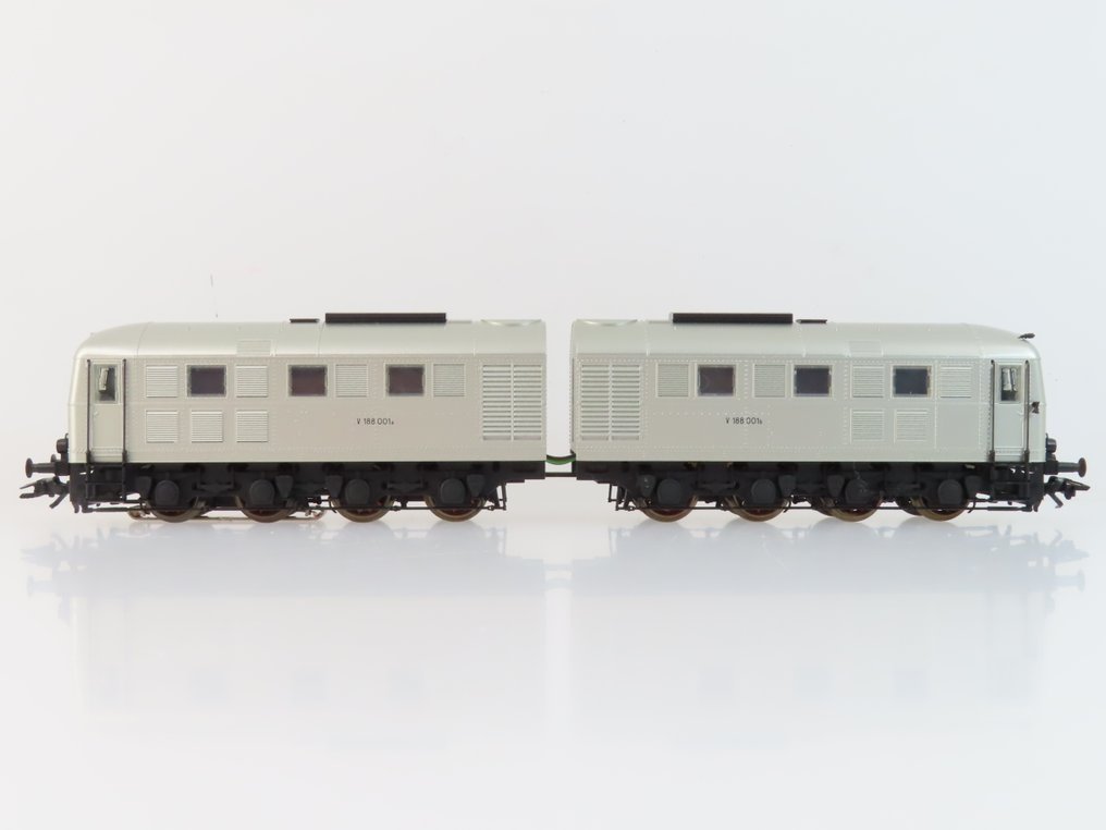 Märklin H0 - uit set 34203 - Diesel locomotive (1) - BR V188, silver color scheme, 'Techno-Look' edition. - DB #1.0