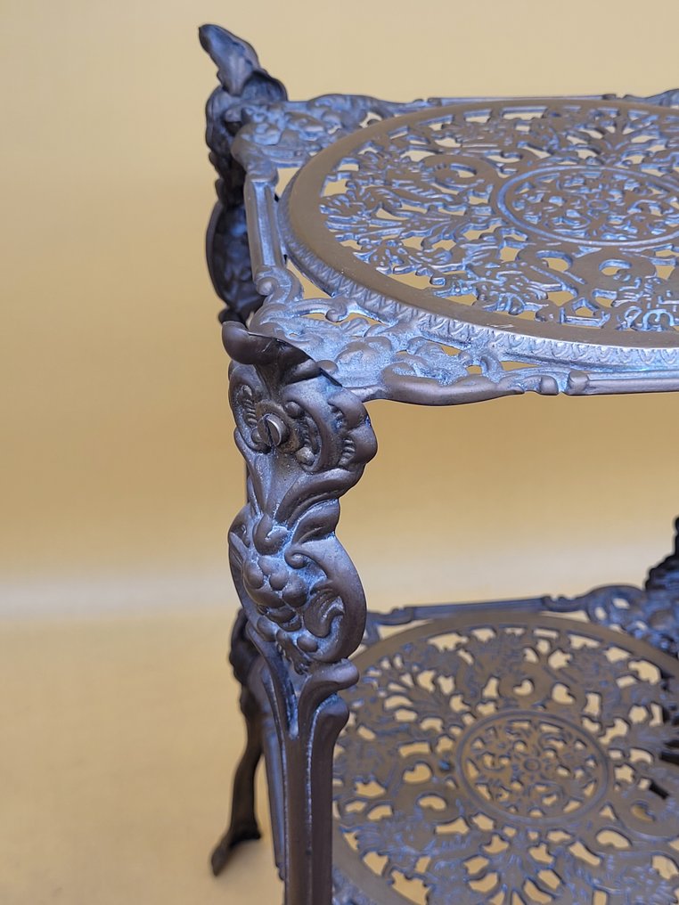 Edler Blumentisch – Jugendstil – Gusseisen - Side table - 鑄鐵 #1.0