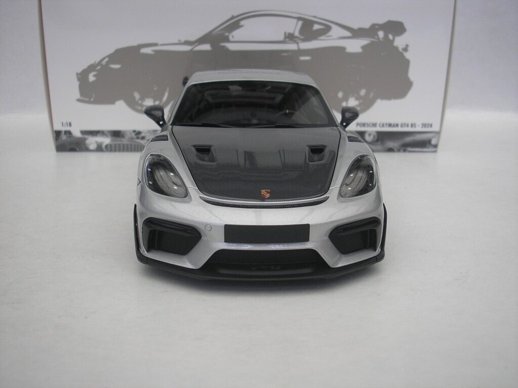 Minichamps 1:18 - Machetă mașină - Porsche Cayman GT4 RS - 2024 with Weissach Package - Silver Metallic #4.3