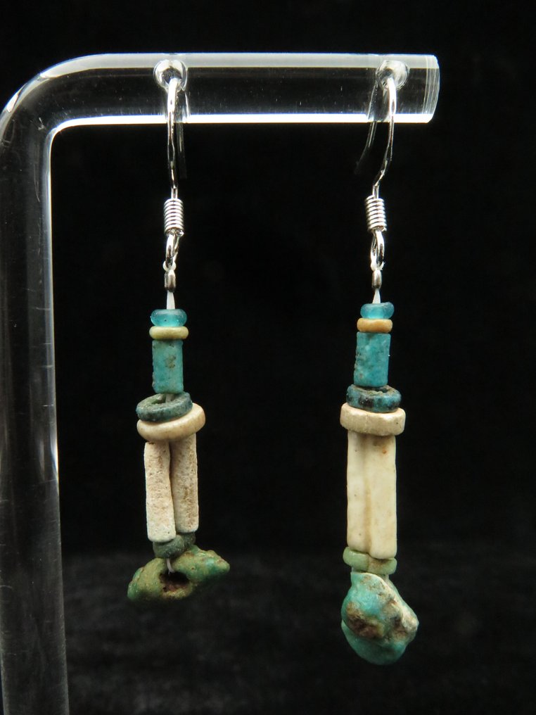 Αρχαία Αιγυπτιακή Σκουλαρίκια από γυαλί και φαίνια, χάντρες μουμίας με φυλαχτά. - 5 cm  (χωρίς τιμή ασφαλείας) #1.0