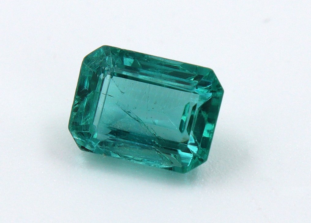 Zöld Smaragd  - 1.33 ct - Nemzetközi Gemmológiai Intézet (IGI) #2.1