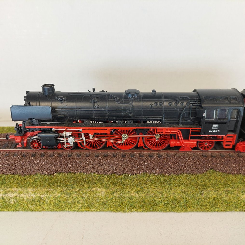 Märklin H0 - 3310 - Locomotivă cu abur pe cărbuni (1) - BR 012 063-4 DB - DB #2.1