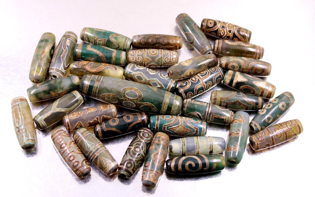 美丽的收藏 33颗非常美丽的藏传佛教圣地天然绿色玛瑙DZI珠子——全部不同- 175 g - (33) #1.0