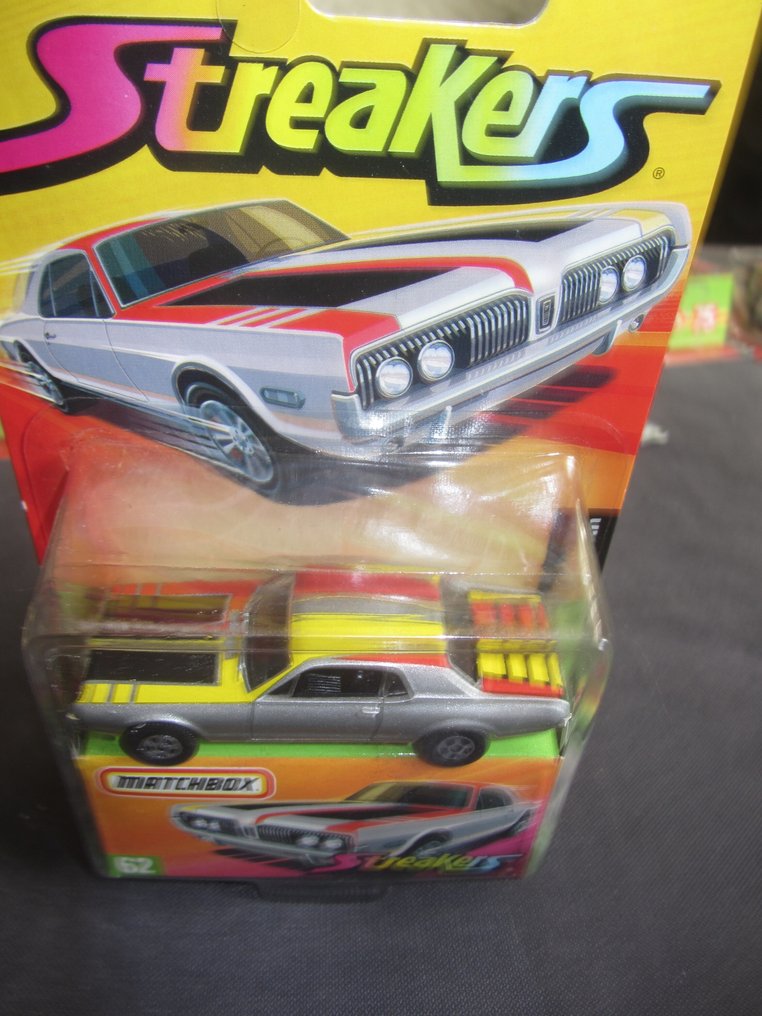 Matchbox 1:64 - Model car (14) - Streakers Series #2.1