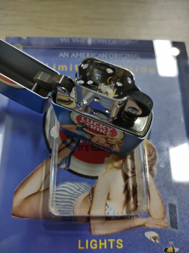 Zippo - Zippo × Lucky Strike Limited Edition Lighter - No reserve price - Lighter - Steel #4.3