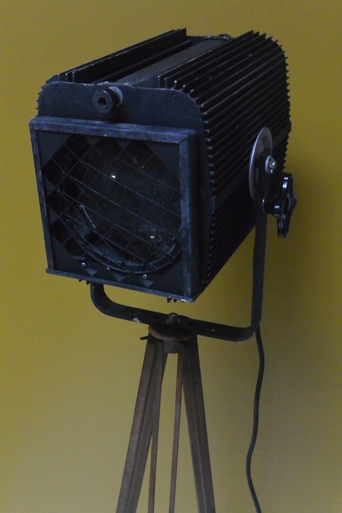 ADB - Φωτιστικό δαπέδου - Graniver, Σίδερο, Mahogany - θεατρική λάμπα σε 3 πόδια #1.0