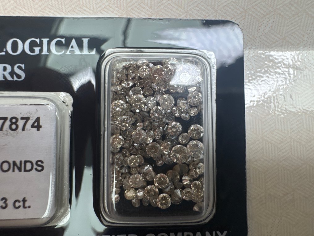 Fără preț de rezervă - 146 pcs Diamant (Colorat natural) - 3.73 ct - Rotund - Light Maro - SI1, SI2, SI3, VVS1, VVS2 - G.C.I. (Centrul gemologic din Israel) - F-G #3.2