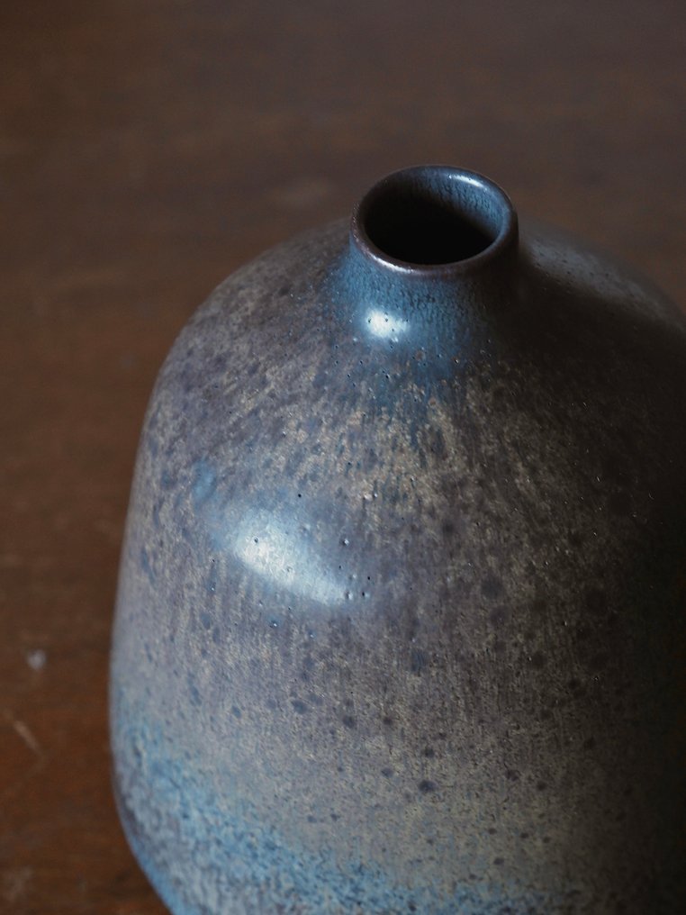 Arata Koji — 泥土与火的微妙炼金术 - 瓷器 - 荒田耕治 Koji Arata - 日本 - 平成時期（1989年至今） #2.1