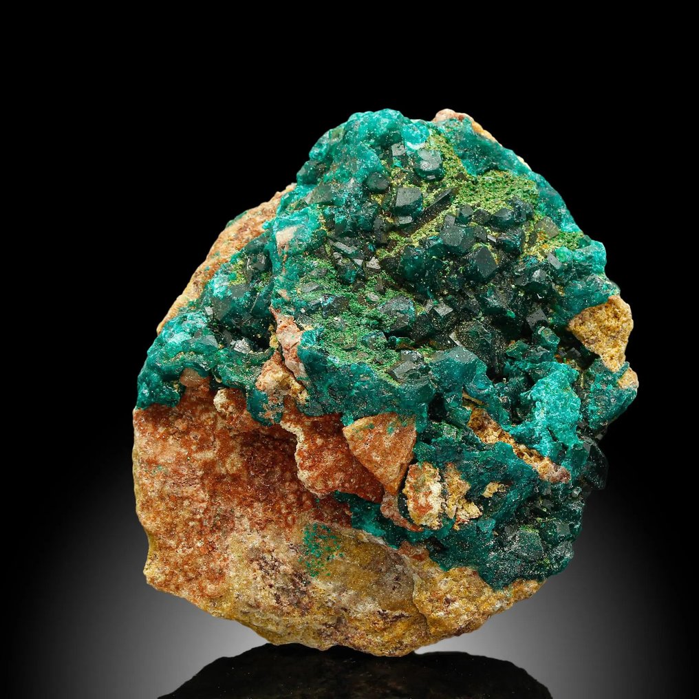 XXL Shiny Emerald Green DIOPTASE Crystal on matrix - Height: 8 cm - Width: 7 cm- 164 g #1.0