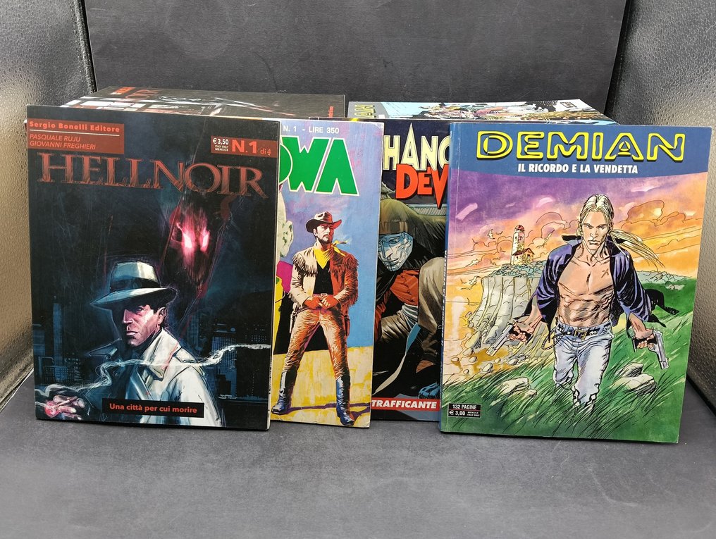 Demian 1/18, Kinowa 1/13, Shanghai Devil 1/12, Hellnoir 1/4 - 4 Comic collection #1.0