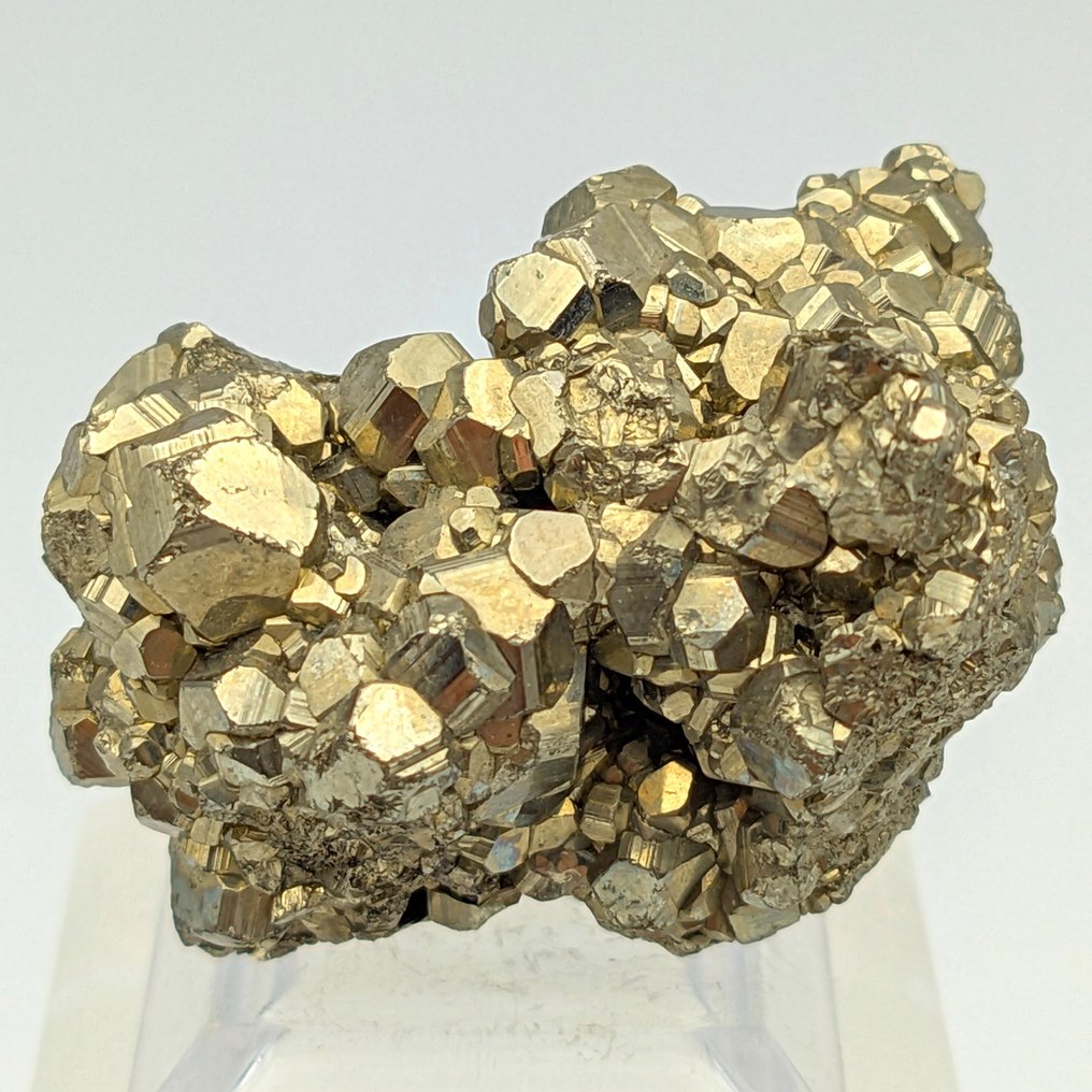 Golden Pyramid, Pentagonododecahedron, Peru Crystals on matrix - Height: 42 mm - Width: 31 mm- 67 g #1.0