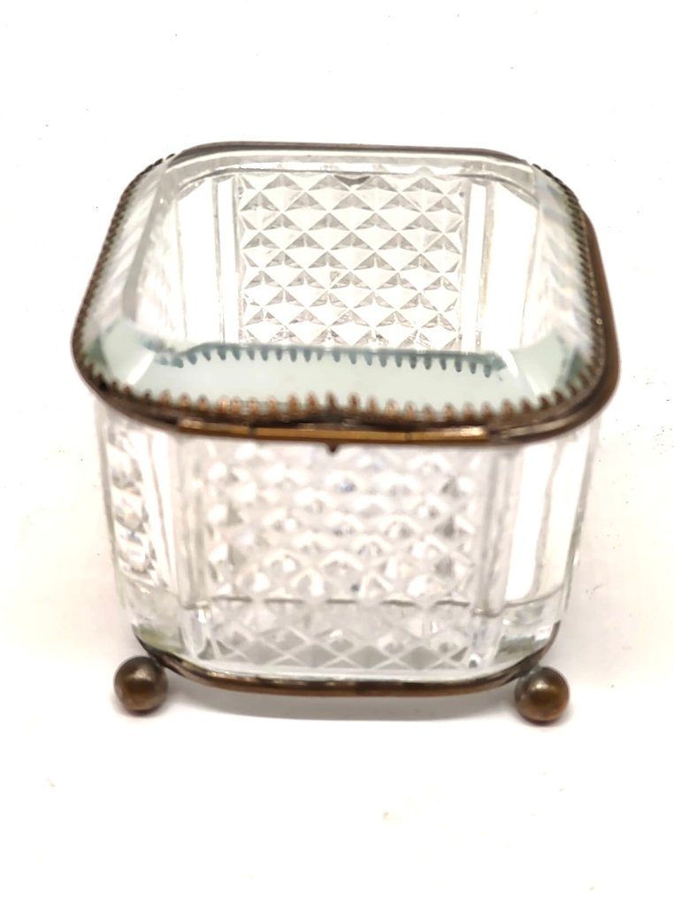 Sieradendoos - Baccarat portagioie, klein glazen schatkamer (gewicht 628 g) met een lijst in verzilverd metaal. #2.1