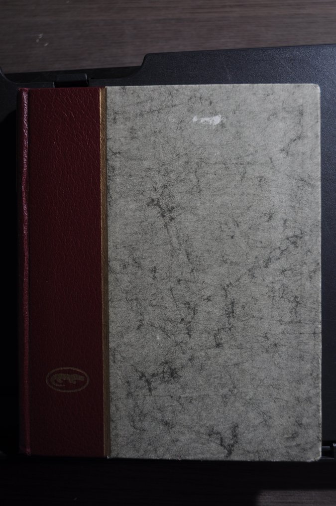 World  - Search party with various countries starting from classical in a stack of A5 stockbooks (186 #1.0