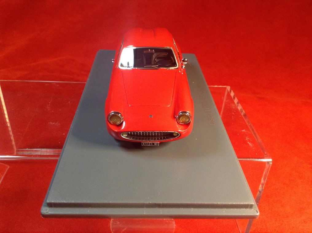 Neo Scale Models 1:43 - Modelsportsvogn - ref. #45185 O.S.C.A. 1600GT Coupé Zagato Stradale road car 1960/1962 - red - Fremragende kvalitet - begrænset udgave - svær at finde i dag. #3.2