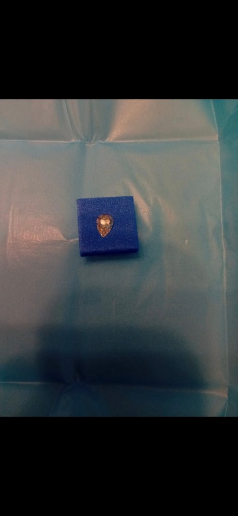 1 pcs 钻石  (天然)  - 0.70 ct - 梨形 - K - VS2 轻微内含二级 - 美国宝石研究院（GIA） - Ex Ex #2.1