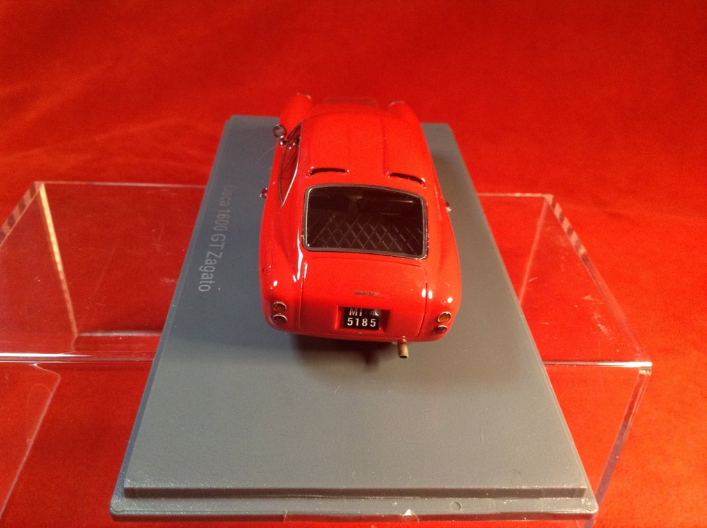 Neo Scale Models 1:43 - Modelsportsvogn - ref. #45185 O.S.C.A. 1600GT Coupé Zagato Stradale road car 1960/1962 - red - Fremragende kvalitet - begrænset udgave - svær at finde i dag. #4.3
