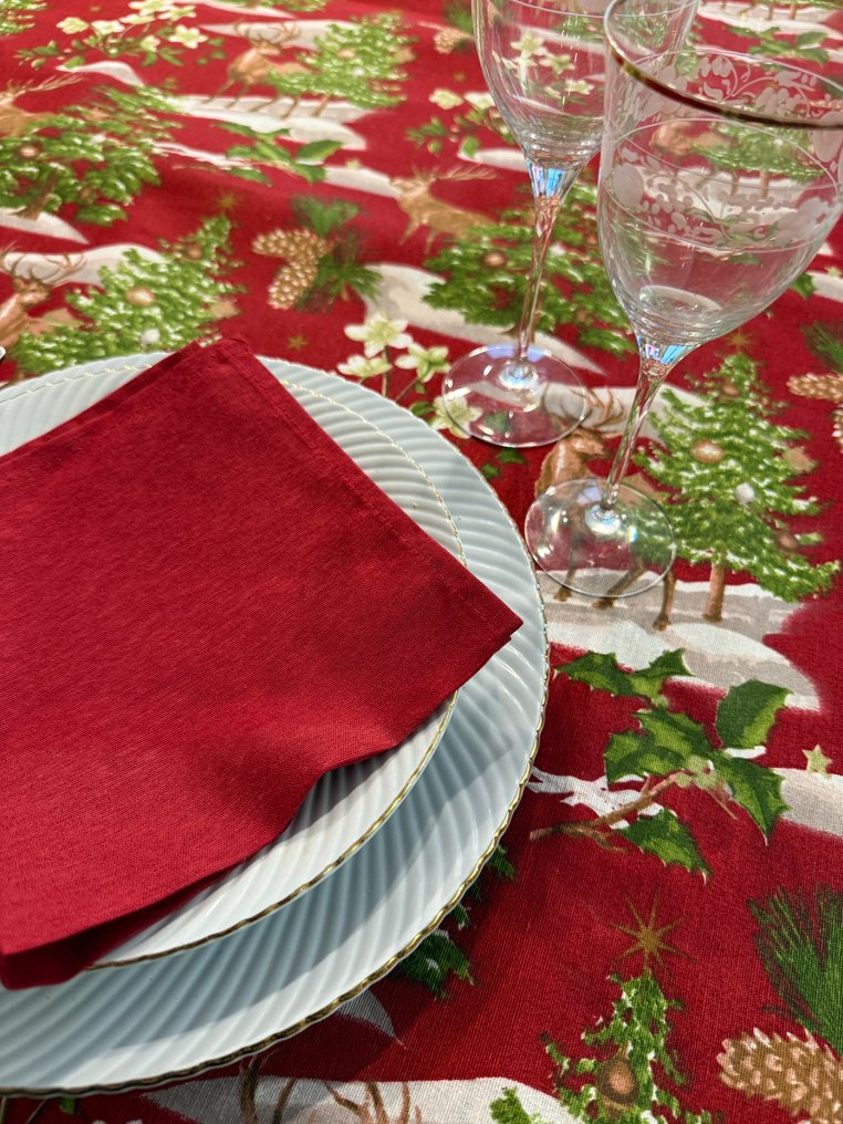 Elegant dug med matchende servietter til store middagsborde med juletema og rensdyr. - Dug - 2.34 m - 1.37 m #1.0