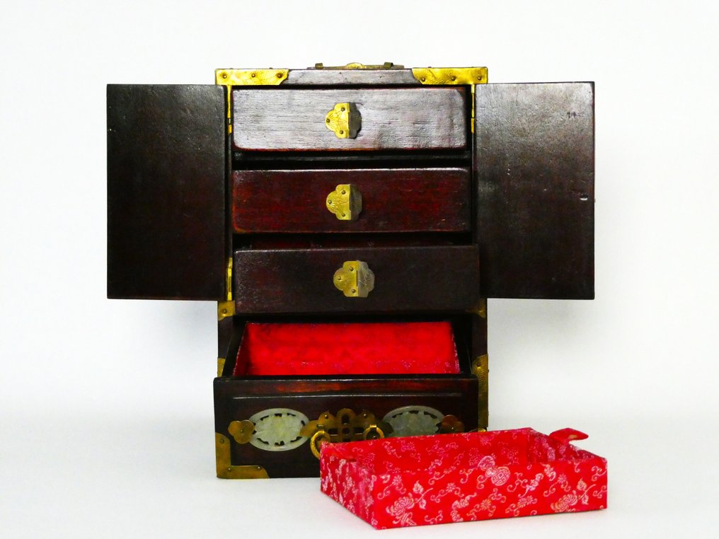 Handvervaardigd - Κουτί κοσμημάτων - Όμορφο κινέζικο ξύλινο κουτί κοσμημάτων με 4 συρτάρια και μπρούτζινα εξαρτήματα. - Ξύλο, Ορείχαλκος, Jade Satijn - Κουτί κοσμημάτων #4.3