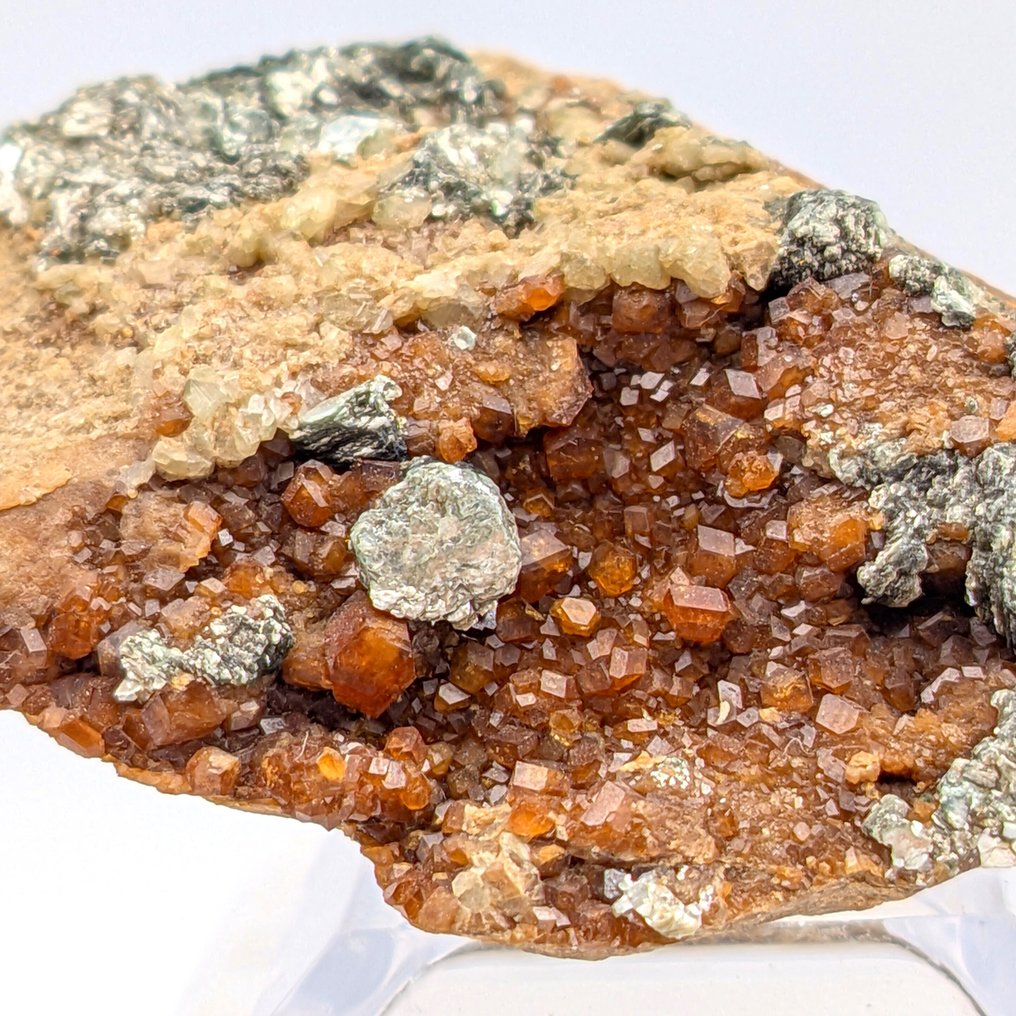 Grossularia Alpine Orange Garnet with Clinochlore, Italy Crystals on matrix - Height: 66 mm - Width: 43 mm- 52 g #3.2