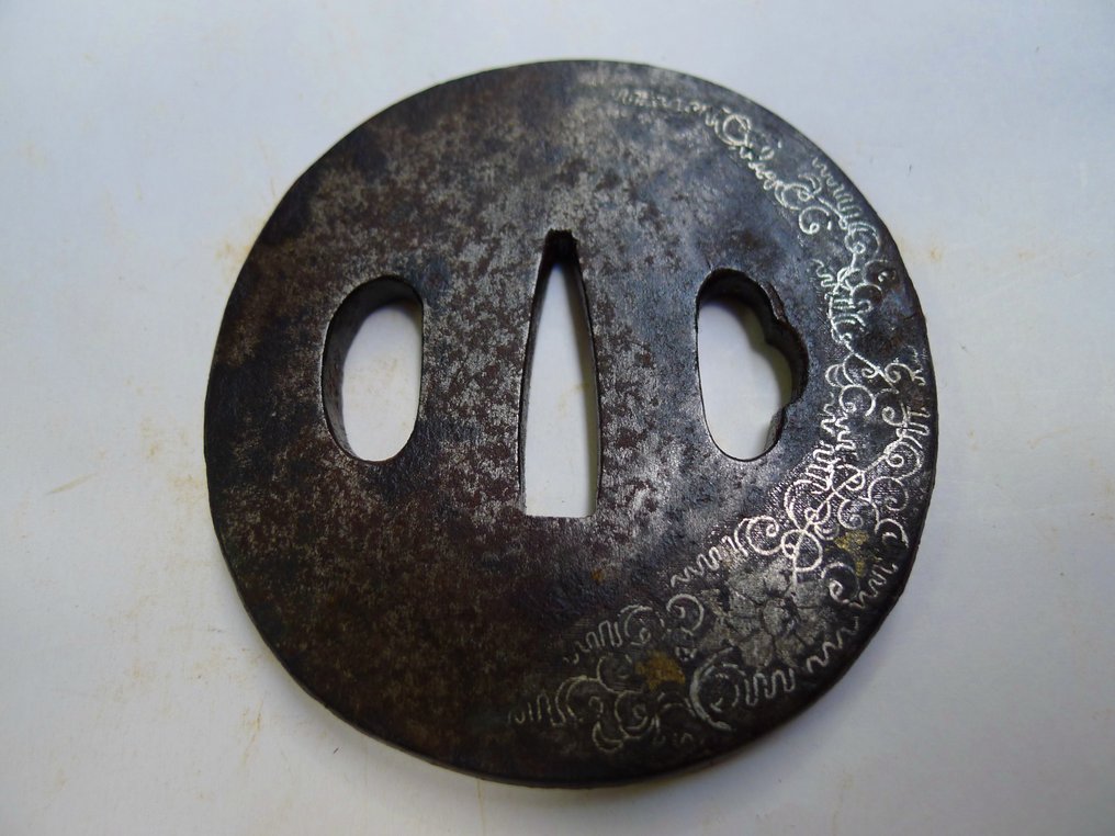 银镶嵌花叶植物图案的刀锢 - 日本 - 江戶時代中期 #1.0