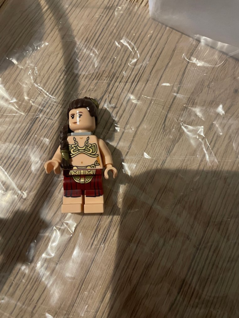 LEGO Minifigure - sw1389 - Minifigures, Star Wars - Princess Leia Minifigure #1.0