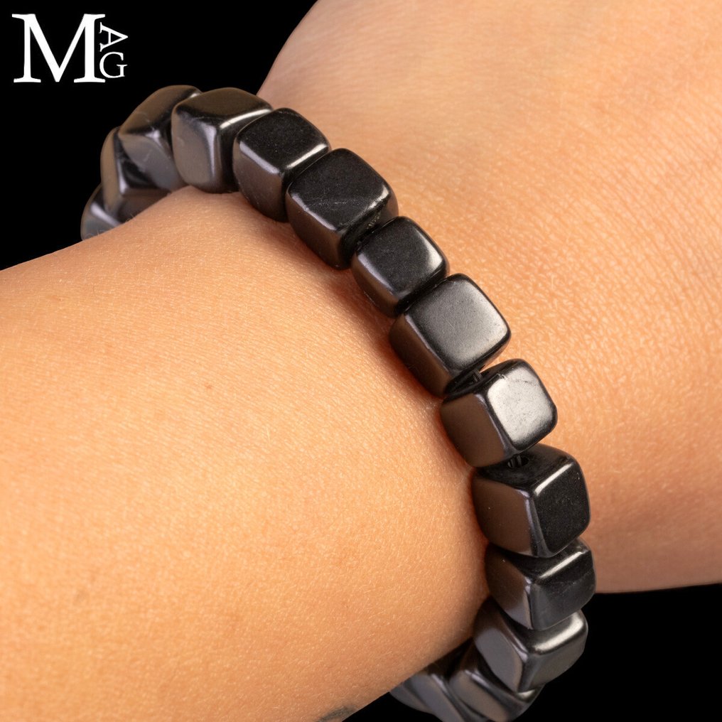 纯碳矿物，年龄20亿年 闪石 - 保护用的碳矿物天然闪石手链 - 高度: 200 mm - 闊度: 8 mm- 26 g #1.0