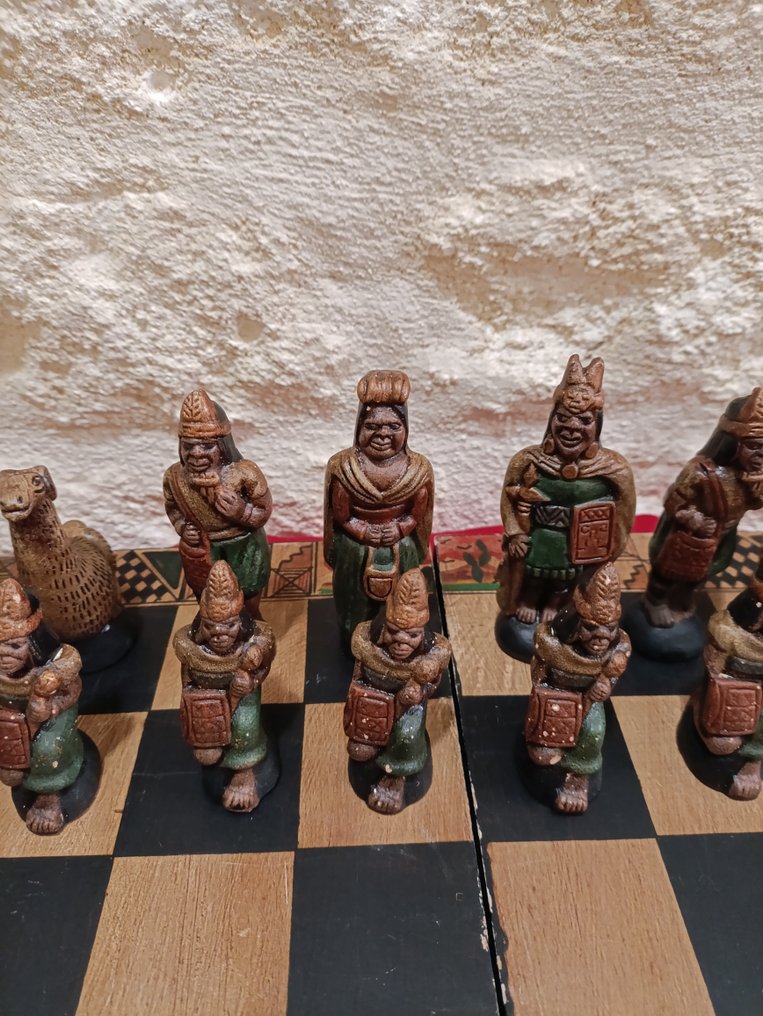 Chess set - Ceramic pieces and wooden tray #4.3