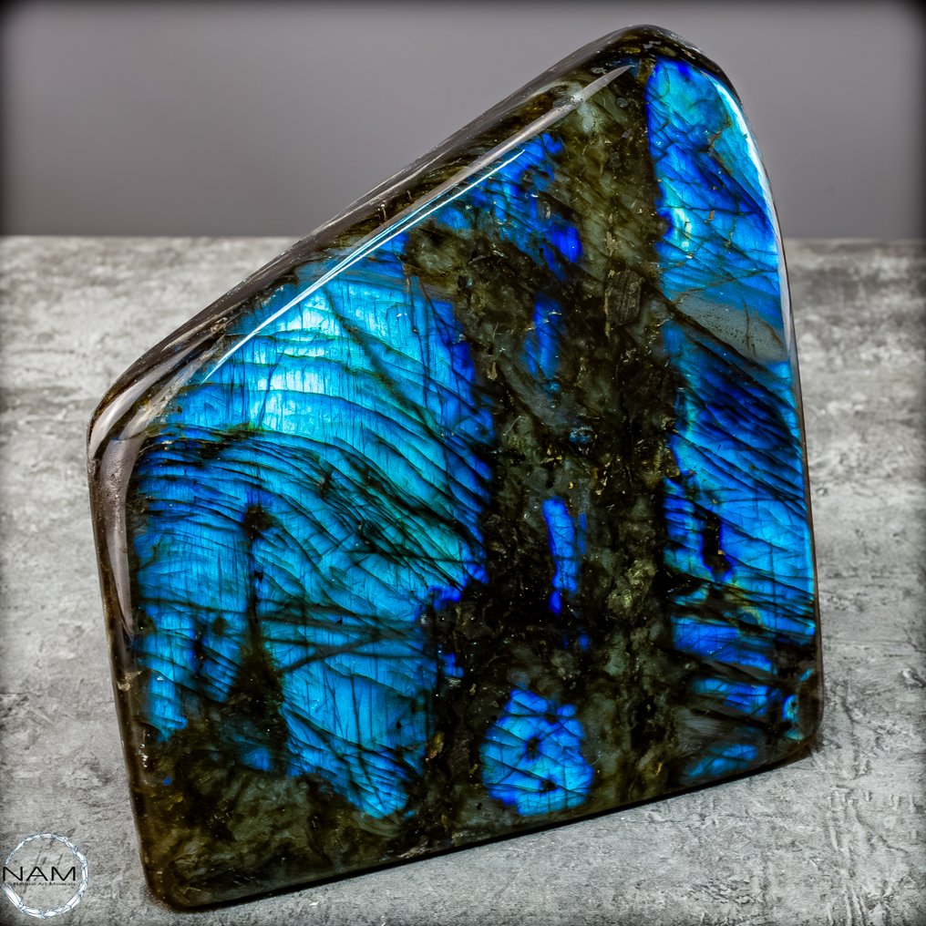 来自马达加斯加的天然拉长石 闪烁的色彩游戏在自然中- 2466.18 g #1.0