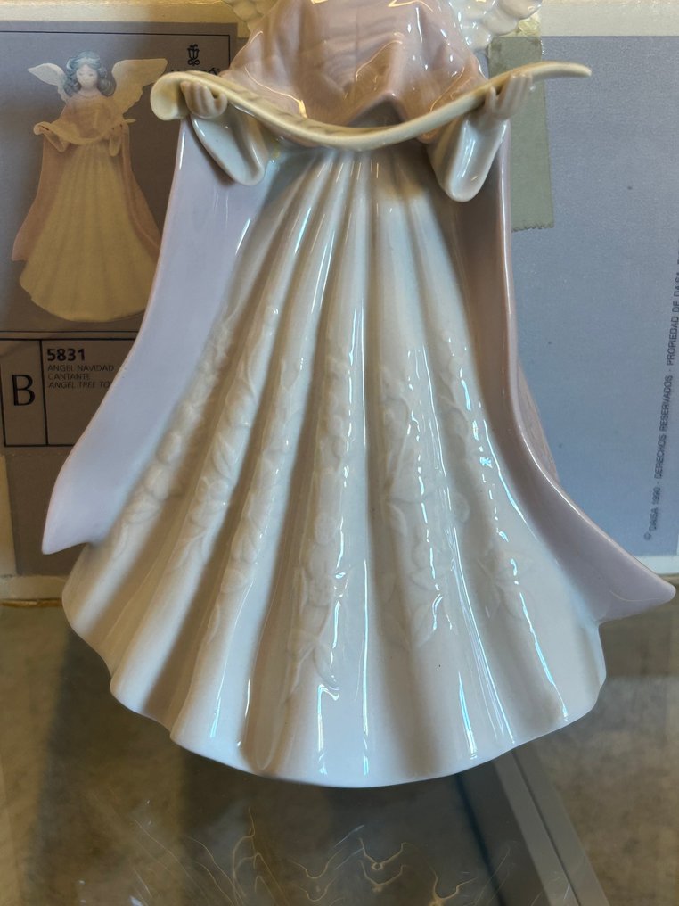 Lladró - Beeldje, Angel tree topper - 5831 “New in original box” - 19 cm - Porselein #3.2