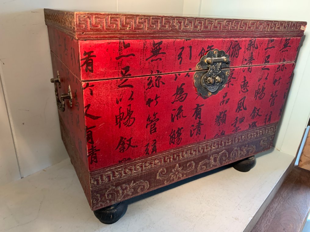 Chinese chinoiseriekoffer/kist, daterend circa 1880 met Messing sluitwerk - 棺材 - 木 #1.0