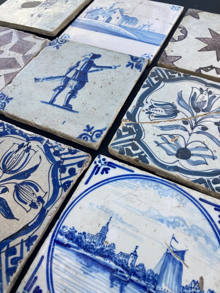  Πλακάκι - Αρχαίες δαυλικές μπλε πλακίδες με τρεις τουλίπες, Ισπανός στρατιώτης με μουσκέτο (ελεύθερη - 1600-1650  #3.2