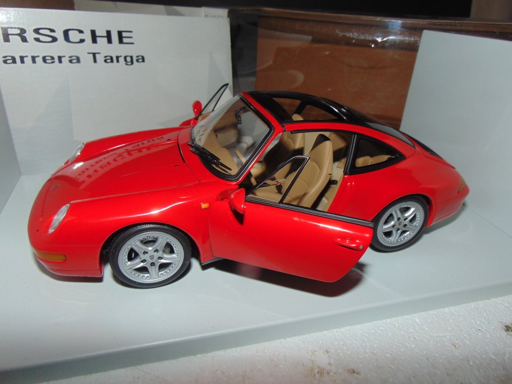 UT 1:18 - Model car - Porsche 911 carrera targa #1.0