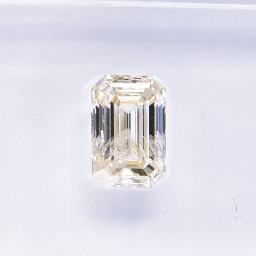 Ingen mindstepris - 1 pcs Diamant (Naturfarvet) - 0.73 ct - Smaragd - Fancy light Grønlig Gul - I1 - International Gemological Institute (IGI) - VG VG #1.0