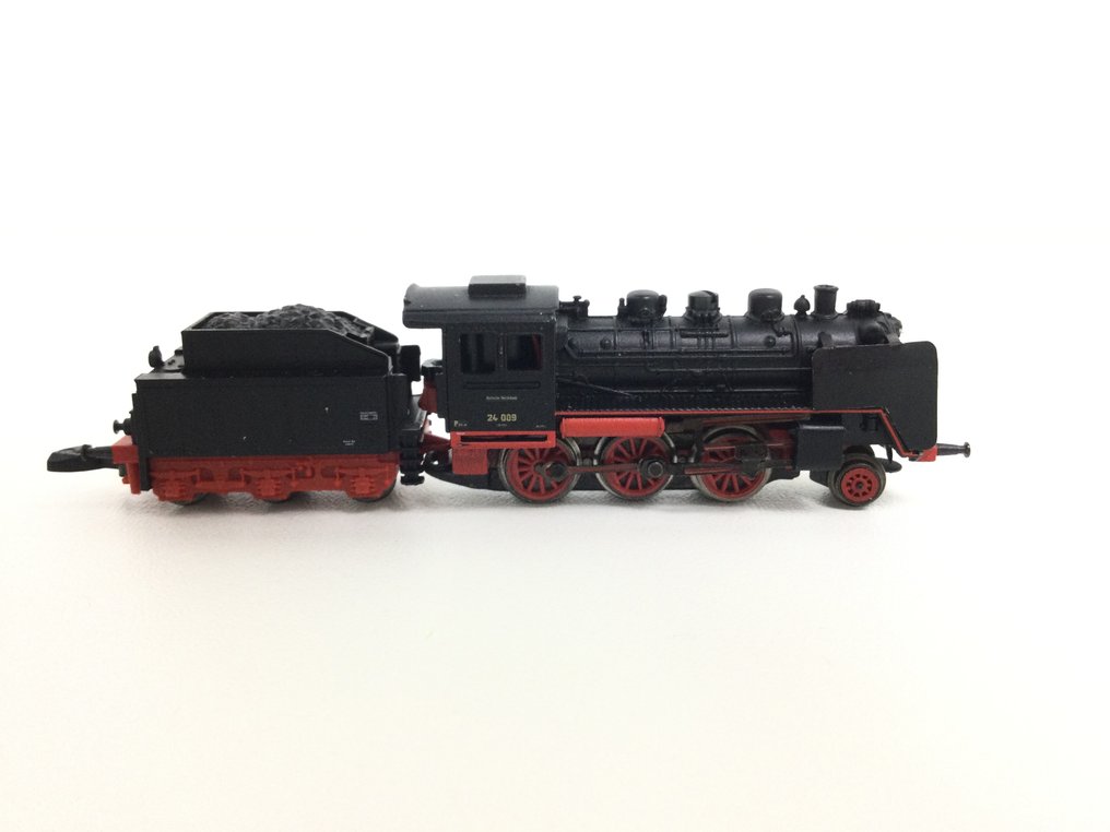 Märklin Z - uit 81874 - Ατμομηχανή με όχημα μεταφοράς (1) - BR24 «Άλογο της σαβάνας» - DB #4.3