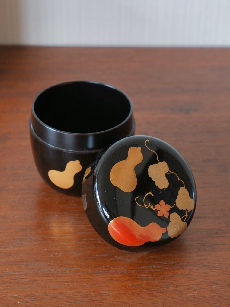 Munihiro 宗広 - Natsume - Contenitore per tè laccato con motivi maki-e a forma di zucca - Legno, smalto - Contenitore per il tè laccato #3.2