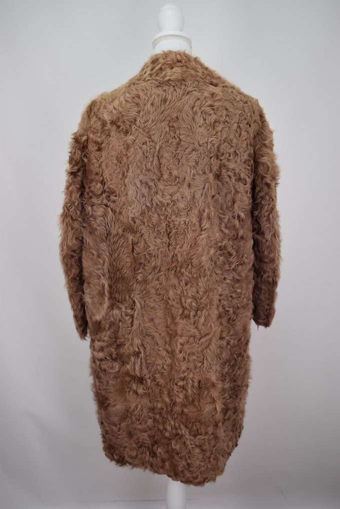 Artisan Furrier - Γούνινο παλτό #1.0
