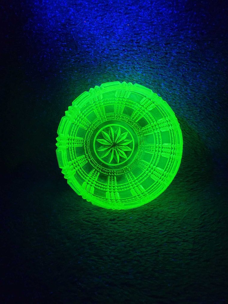 Μπολ - Γυαλί ουρανίου #4.3