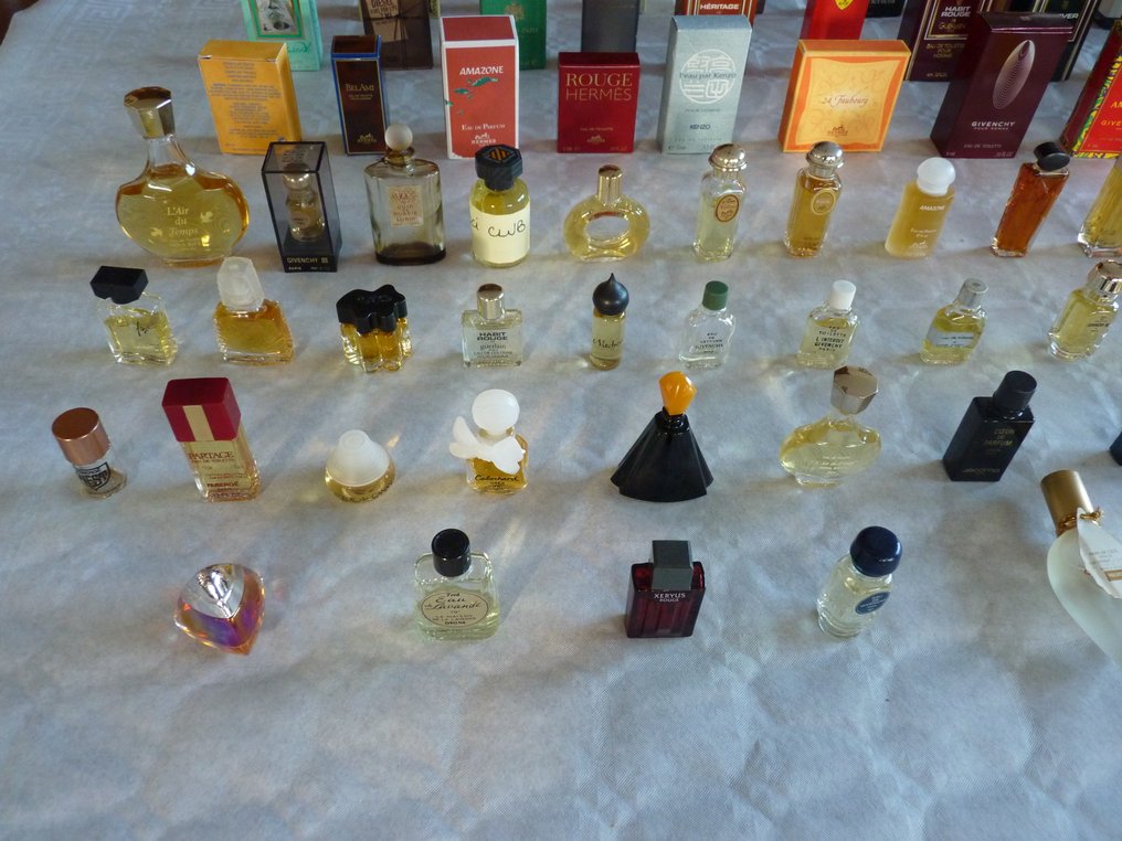 Themed collection - 80 pretty perfume miniatures, including 30 with their original boxes. - Hermes, Guerlain, Nina Ricci, Dali, Jacomo. #1.0